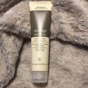 Aveda damage remedy . Daily repair for hair